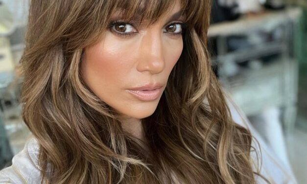 Eine Frisur mit der du als Seniorin 20 Jahre jünger aussiehst