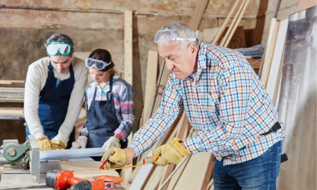 Zuverdienst zur Rente: Möglichkeiten und Grenzen verstehen 