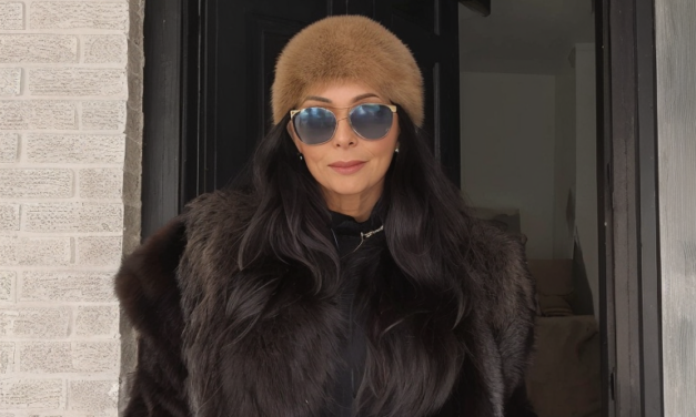 Pelzige Eleganz: Der Mob-Wife-Trend für stilvolle Frauen ab 50 