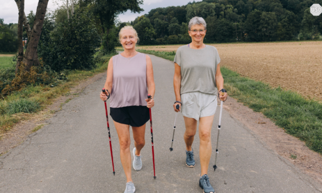 Schlank und fit im Alter: So verlieren Senioren beim Wandern schrittweise Gewicht